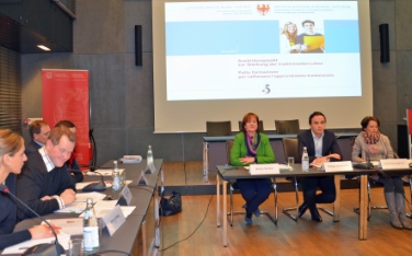 Avvio del lavoro congiunto per il patto sull'apprendistato (FOTO: USP/Angelika Schrott)