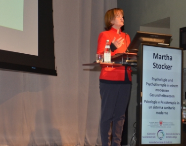 L'assessora Stocker nel corso del suo intervento al convegno