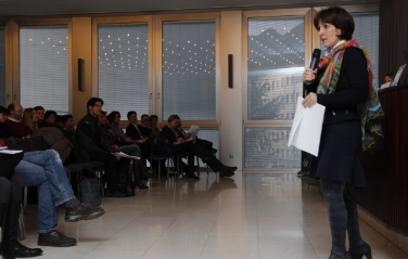 L'assessora Deeg illustra il ddl ai dipendenti a Bolzano - Foto: USP/Karin Leiter