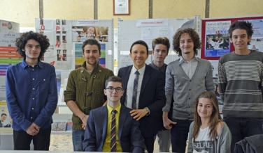 L'assessore Tommasini con i promotori dell'autogestione al "Galilei" di Bolzano