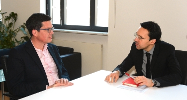 Il nuovo presidente dell'IPES, Heiner Schweigkofler, (a sx) prenderà servizio dal 2 maggio 2015 (Foto: USP/A.Mair)