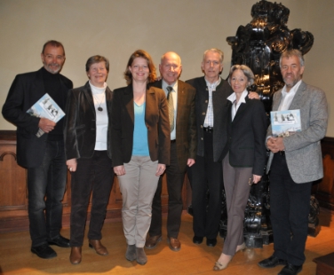 Josef Rohrer, Carl Otto e Eberhard von Deuster con famiglie ed il direttore del museo Paul Rösch hanno presentato il nuovo libro su storia (e storie) di Castel Trauttmansdorff. Foto: USP/Touriseum.