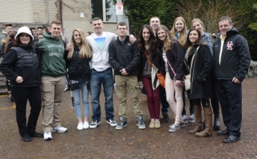 Il gruppo degli studenti americani ospiti per tre settimane dell'ITE "Battisti"