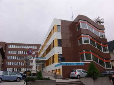 Il 31 marzo chiuderà il punto nascite dell'ospedale di San Candido