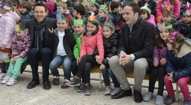 Gli assessori provinciali all'istruzione Christian Tommasini (sx) e Philipp Achammer (dx) all'inaugurazione della Scuola primaria "Alexander Langer" al quartiere Firmian a Bolzano (Foto: USP/M.Diquirico)
