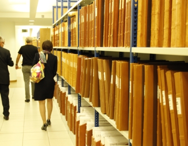 L'assessora Deeg in visita al catasto: da oggi pratiche più semplici con il conto digitale del cittadino