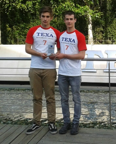 I due studenti Andrea Giaier e Mattia Litterini dell'Einaudi terzi classificati al concorso  "Texa Diagnosis Contest"