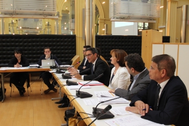 Dialogo con le parti sociali per il bilancio 2016: Arno Kompatscher e Martha Stocker durante l'incontro di questa mattina a Palazzo Widmann