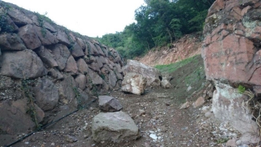 Prova del fuoco superata dopo due settimane dal completamento della barriera (Foto ripartizione opere idrauliche)