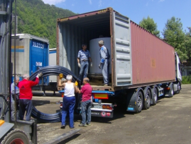 Da Bressanone è partito il container alla volta del Burkina Faso