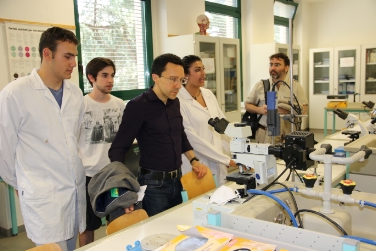 L'assessore Christian Tommasini nel corso della sua visita al "Galilei"