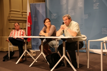 Presentati progetti per la sicurezza e la sovranità alimentare in Ecuador e dei Campesinos: da sx Arno Teutsch (operatore volontariato), Chiara Rabini (Uff.AffariGabinetto) e Giuseppe Tonello (direttore FEPP) - Foto:USP/O.Rossi