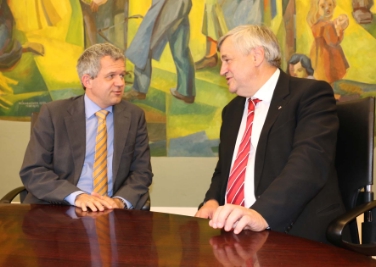 Il console generale Wolfgang Spadinger con l'assessore Florian Mussner