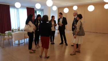 La delegazione della Regione Lazio, guidata da Lucia Valente, in visita alla Scuola professionale "Gutenberg" di Bolzano con l'assessore Philipp Achammer