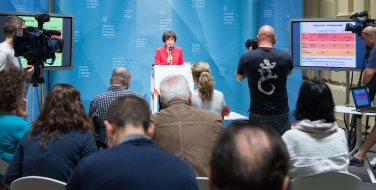Banda larga e internet veloce: la strategia presentata dall'assessora Waltraud Deeg prevede la nascita di una società ad hoc, figlia della fusione tra SEL e AEW