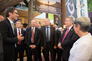 Il presidente Kompatscher saluta gli ospiti austriaci (Foto USP/ohn)