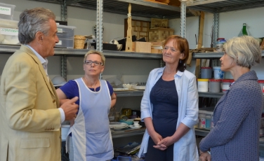 L'assessora Stocker nel corso della sua visita a Casa Basaglia