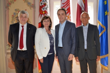 Gli assessori provinciali alla cultura dell'Euregio, riuniti a Innsbruck, favorevoli a incremento della collaborazione ai sensi dell'Accordo. Da sx: Florian Mussner, Beate Palfrader, Philipp Achammer e Tiziano Mellarini (Foto: Land Tirol/Rainalter)