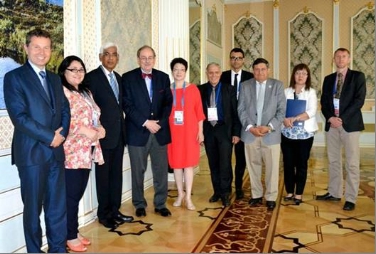 Il direttore generale Staffler (primo a sinistra) alla Conferenza ONU in Tagikistan