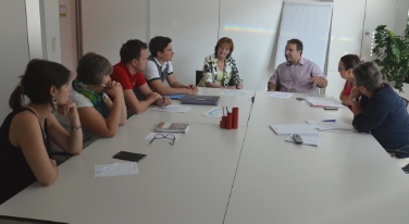 Martha Stocker, i rappresentanti di Ripartizione politiche sociali, Associazione provinciale delle professioni sociali e collegio IPASVI di Bolzano hanno discusso di assistenza agli anziani (Foto USP/mp)