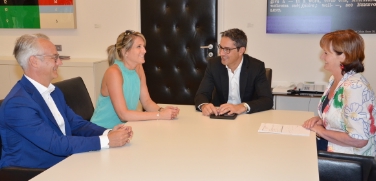 La nuova presidente della Croce bianca incontra il presidente Kompatscher e l'assessora Stocker (Foto USP/mp)