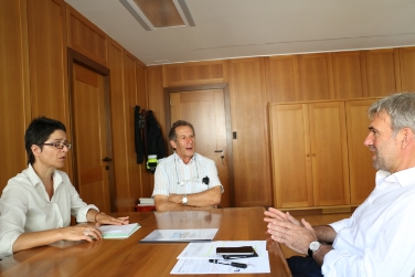 Da sinistra la direttrice Müller, il presidente Franzelin, l'assessore Schuler (Foto USP/mac)