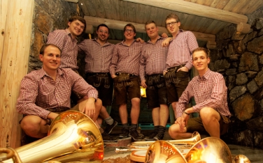 Sabato 25 luglio 2015 alle ore 20 nella galleria mineraria di Monteneve si esibirà il gruppo "Südtiroler Rifflblech"