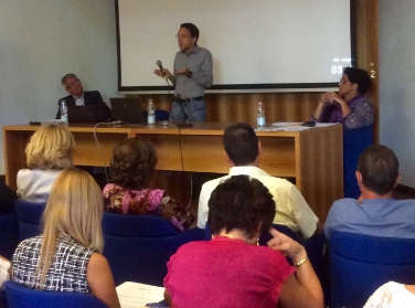 Con la 1a conferenza di servizio dei dirigenti scolastici delle scuole di lingua italiana l'assessore Tommasini assieme all'Intendente scolastica Minnei hanno aperto ufficialmente il nuovo anno scolastico 2015/16 (Foto: USP/M.Diquirico)