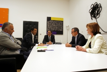 Il presidente di Asissport Alto Adige Giovanni Podini, e i vertici dell'organizzazione, a colloquio con Arno Kompatscher e Martha Stocker