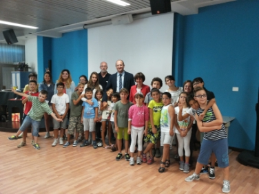 L'assessora Waltraud Deeg con i vertici dell'UPAD e i partecipanti al progetto "Arianna"