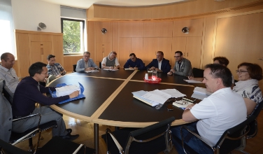 Anticipo bonus fiscale ristrutturazioni edilizie: L'assessore Tommasini (sx), accompagnato dai funzionari della Ripartizione edilizia abitativa, ha incontrato i sindacati (Foto: USP/A.Mair)