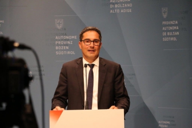 Il presidente Kompatscher ha spiegato i prossimi passi verso l'Azienda speciale dell'economia
