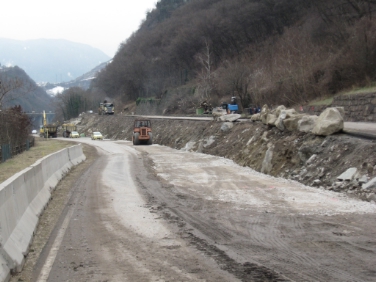 Dal vallo realizzato nel 2014 prende il via il cantiere per la nuova galleria a Campodazzo (Foto: USP/Uff.Tec.StradeCentro-Sud)