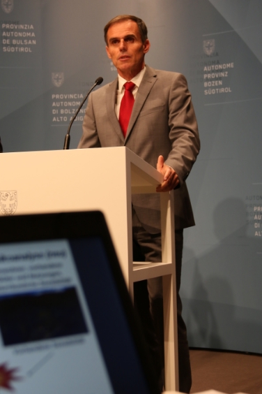 L'assessore Theiner ha illustrato le linee guida tecniche per piccole e medie derivazioni idroelettriche (Foto USP/mb)