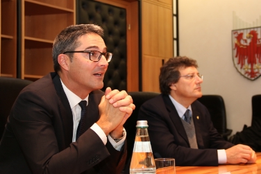 Il presidente della Provincia, Arno Kompatscher, con il vicepresidente della Valle d'Aosta, Aurelio Marguerettaz