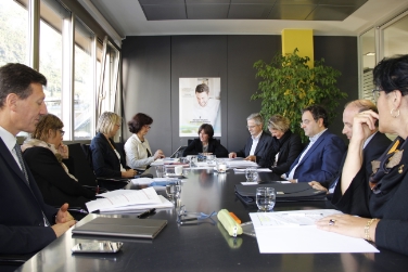 Waltraud Deeg ha presentato le misure di sostegno per le famiglie alle prese con una separazione (Foto USP/rm)