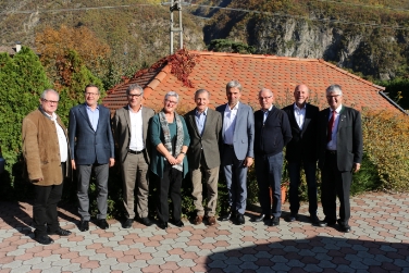 L'assessore Schuler con il neo eletto direttivo dell'associazione degli ex sindaci