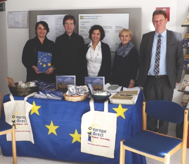 "L'Europa inizia nel Comune": l'azione informativa di Europe Direct Alto Adige ha fatto tappa a Naturno (Foto USP/Ripartizione Europa)