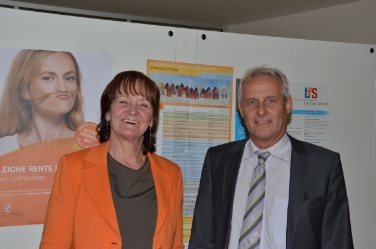 L'assessora Stocker con Peter Schachner della clinica universitaria di Salisburgo che guida il team interdisciplinare sul labbro leporino