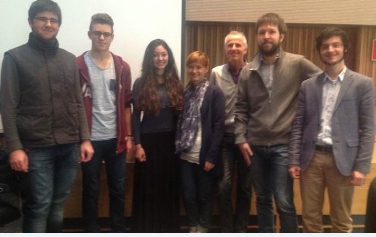 I componenti della Consulta degli studenti di lingua tedesca con i relatori che hanno preso parte all'assemblea sul tema della "Buona Scuola"