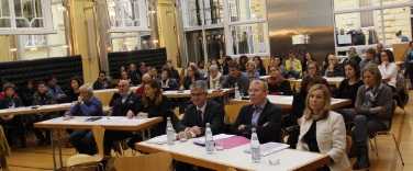 Si è svolto nel cortile interno di Palazzo Widmann l'incontro della rete "Famiglie più forti" sul tema delle separazioni e dei divorzi