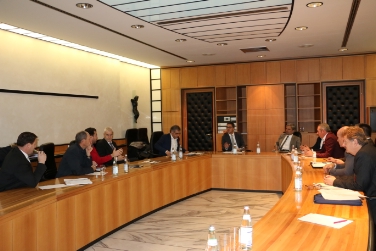 L'incontro di Palazzo Widmann fra il presidente Arno Kompatscher, l'assessore Arnold Schuler e i presidenti di Consorzio dei Comuni e Comunità comprensoriali