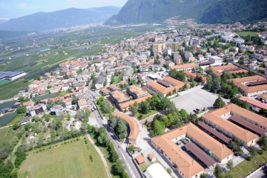 Foto dall'alto dell'abitato di Laives