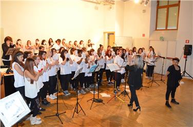 Il coro "Note Sociali" in una delle sue recenti esibizioni