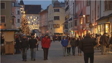 Luogo del mese è Rattenberg,  la "città del vetro", nella Bassa Valle dell’Inn in Tirolo