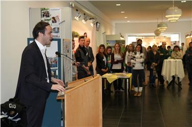 La Fiera della formazione riferita alle scuole tedesche superiori e professionali è stata inaugurata dall'assessore provinciale competente Philipp Achammer (Foto: USP/me )