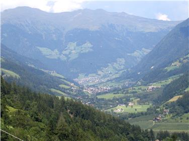 Uno dei corridoi ecologici più significativi sopra San Leonardo in Passiria (Foto Ufficio ecologia del paesaggio)