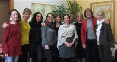 L'assessora Martha Stocker assieme alle operatrici del Centro d'ascolto antiviolenza di Bolzano