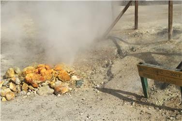 La solfatara di Pozzuoli, uno dei luoghi considerati maggiormente a rischio in caso di emergenza