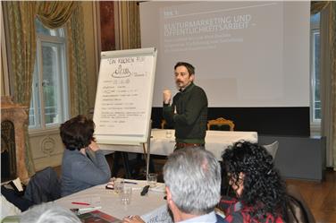 La presentazione di un concetto di comunicazione durante il corso (Foto Esther Erlacher/Rip. Musei)